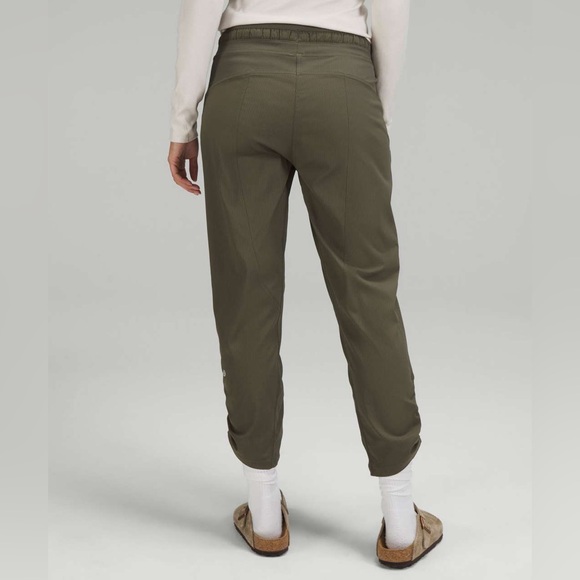 Lululemon Dance Studio Cropped Pants size 12 - Picture 4 of 7